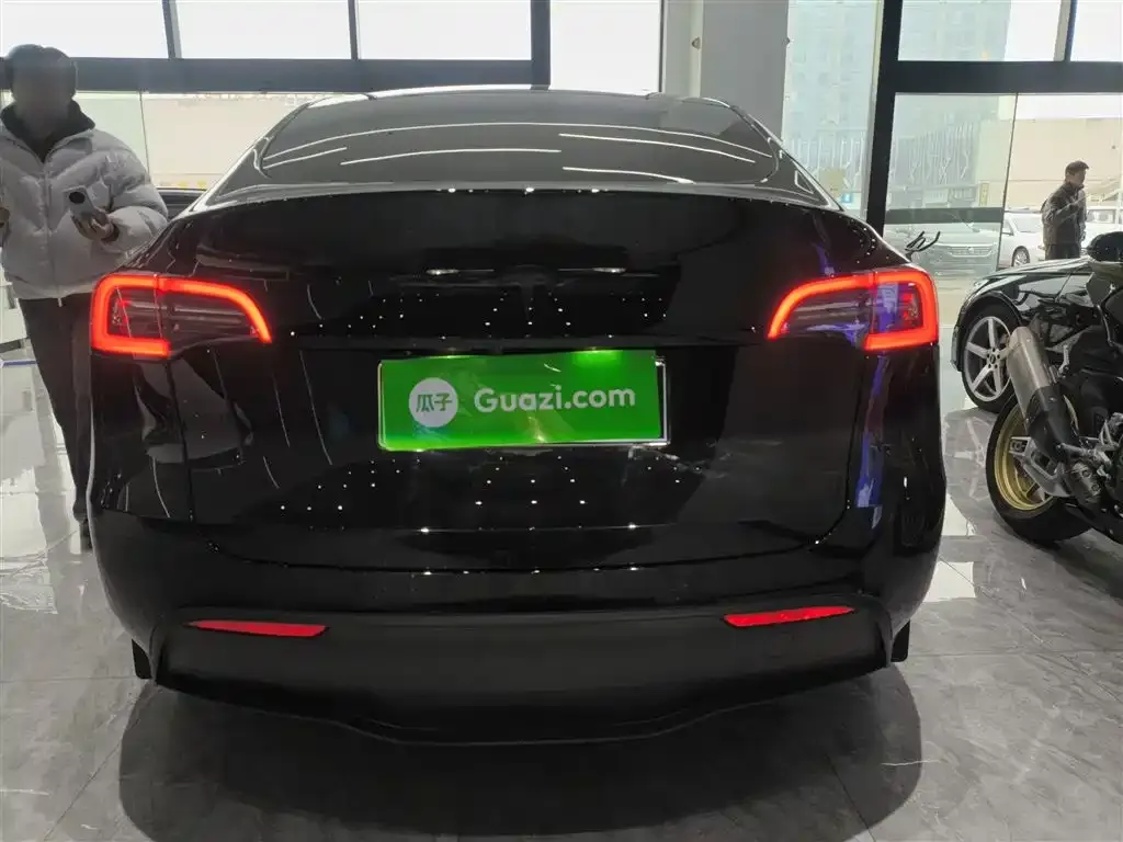 Tesla Model Y — фото 6