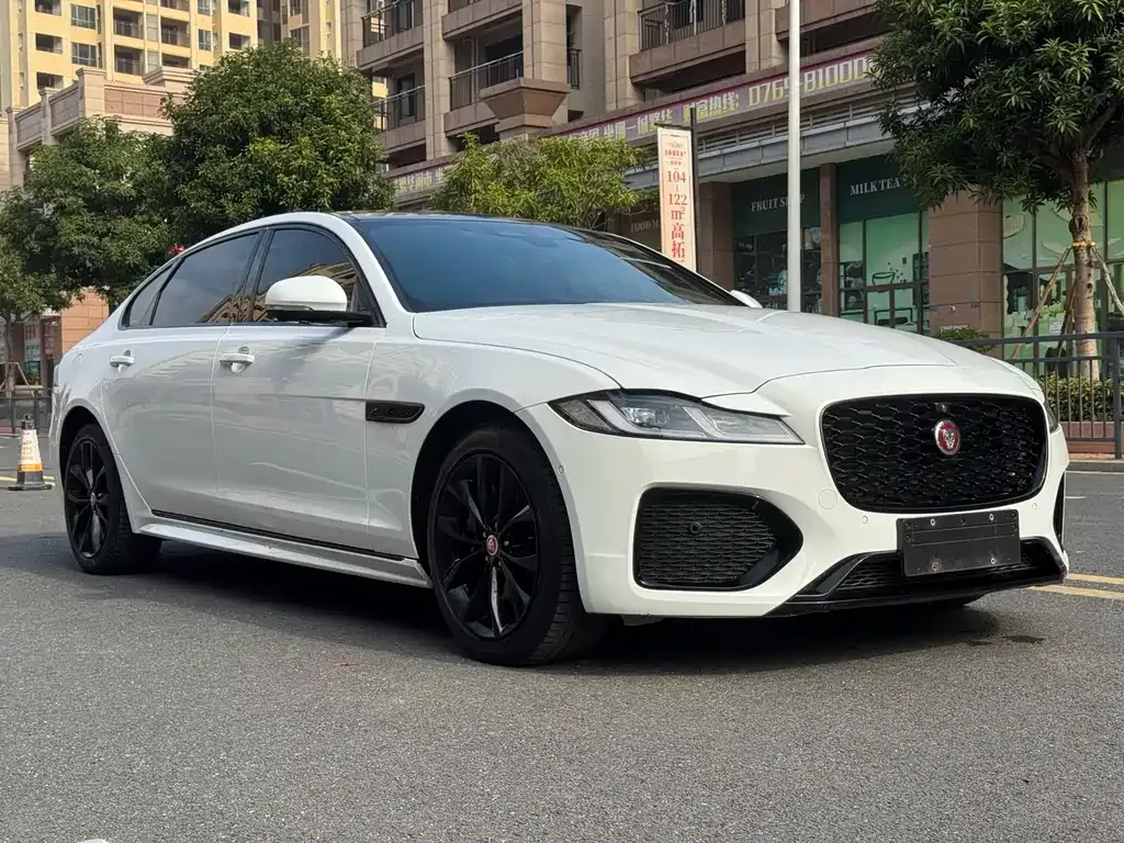 Jaguar XFL 2022 из CN, фото 10