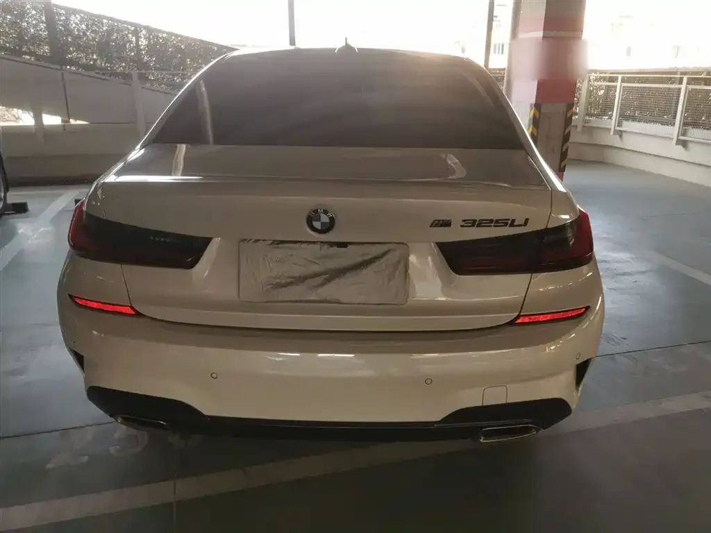 BMW 3 Series 2022 из CN, фото 2