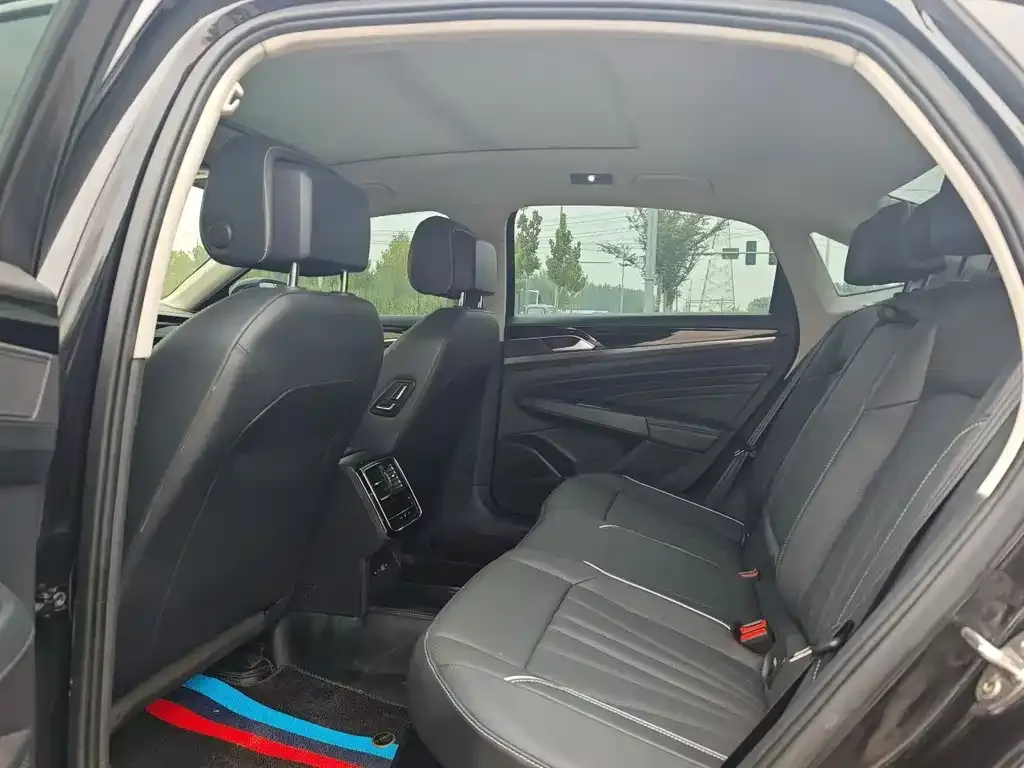Volkswagen Passat 2024 из CN, фото 6