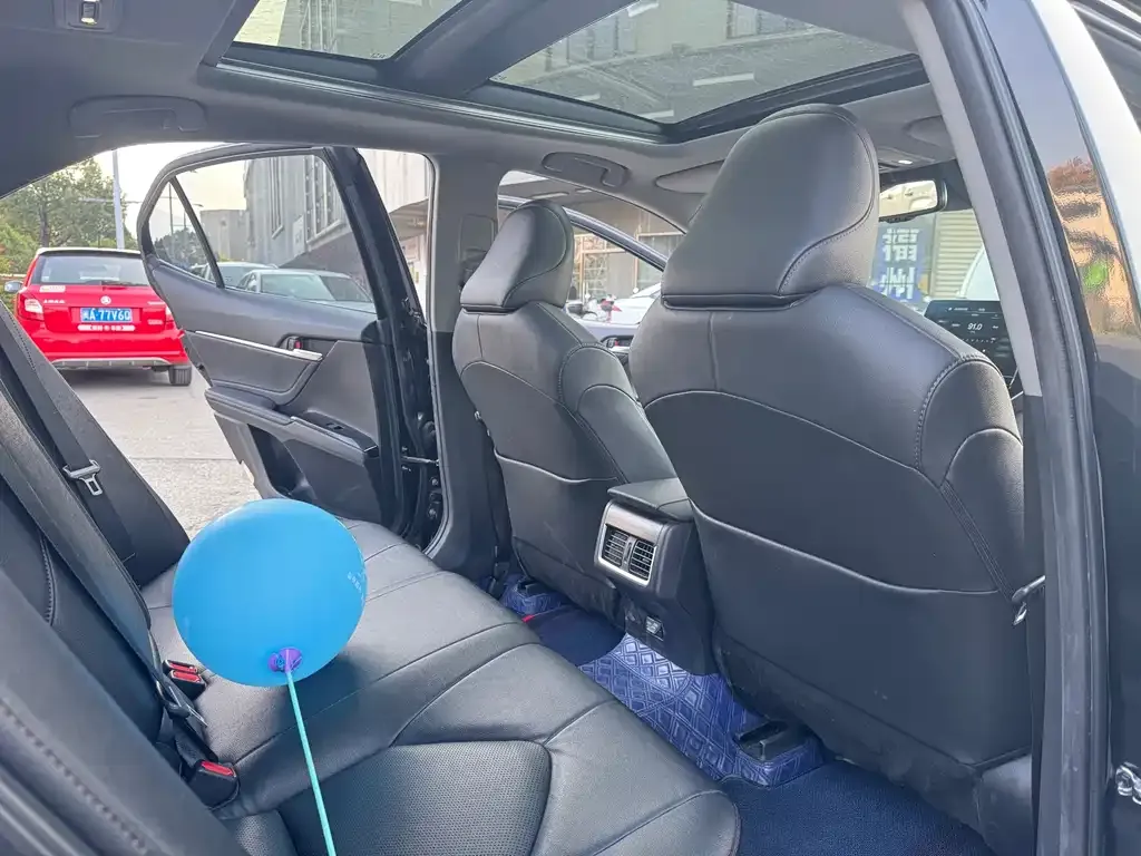 Toyota Camry 2021 из CN, фото 6