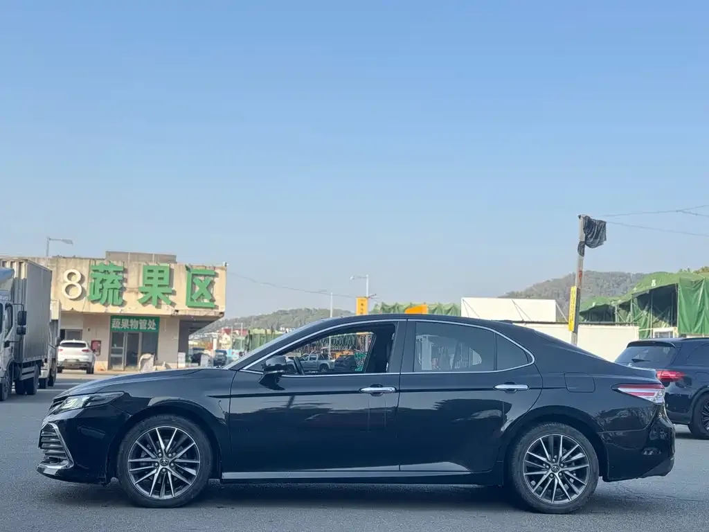 Toyota Camry 2021 из CN, фото 2