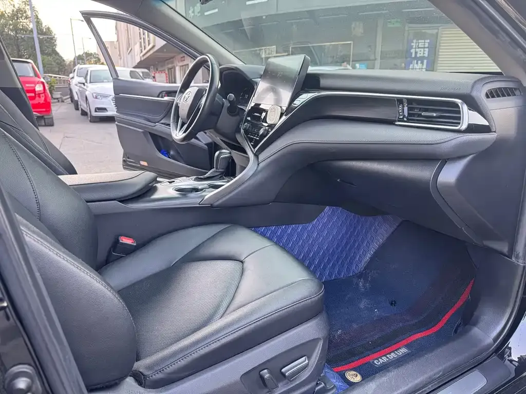 Toyota Camry 2021 из CN, фото 8
