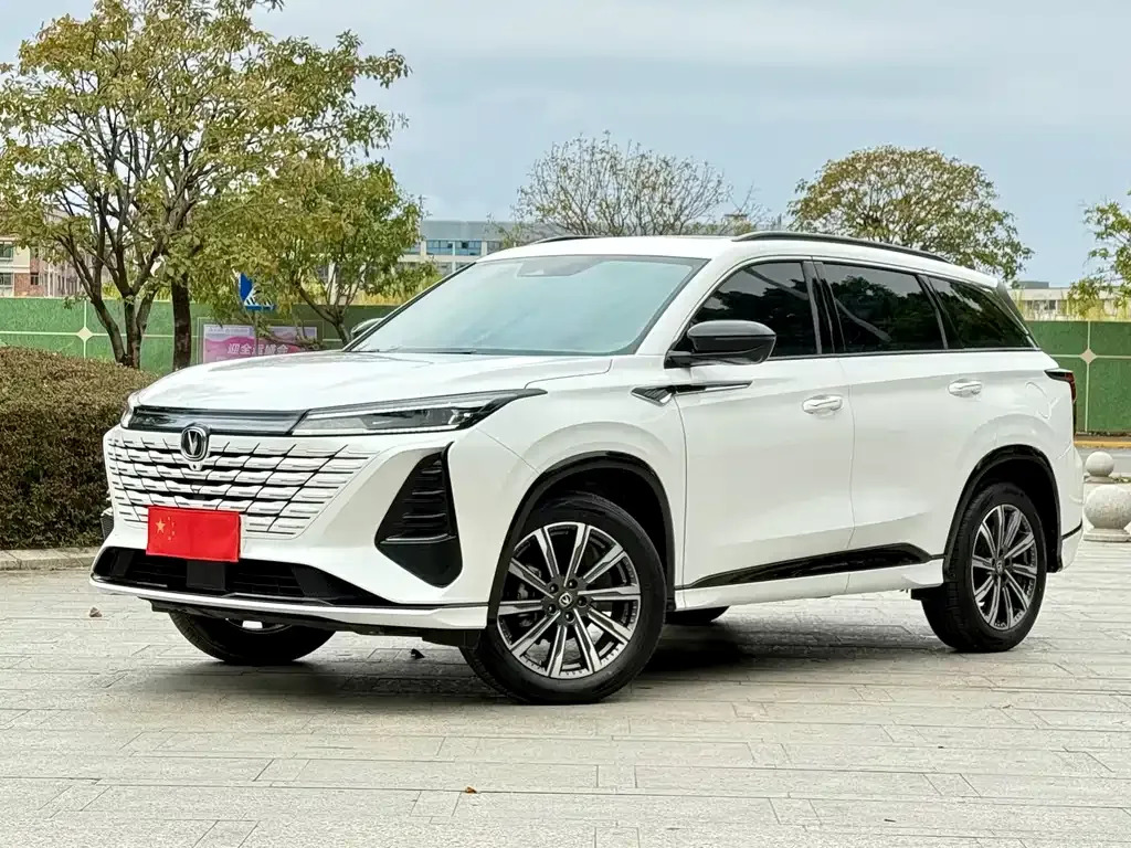 Changan CS75PLUS — фото 1