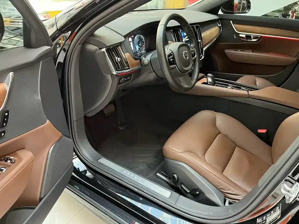 Volvo S90 2021 из CN, фото 5