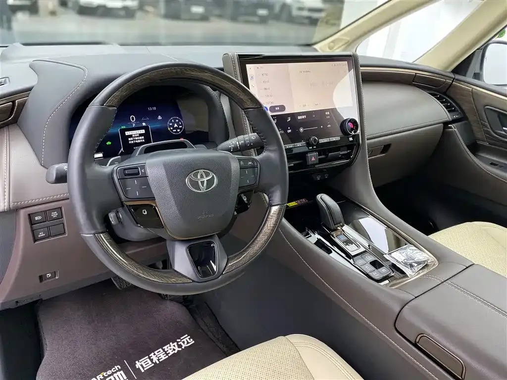 Toyota Vellfire 2023 из CN, фото 5
