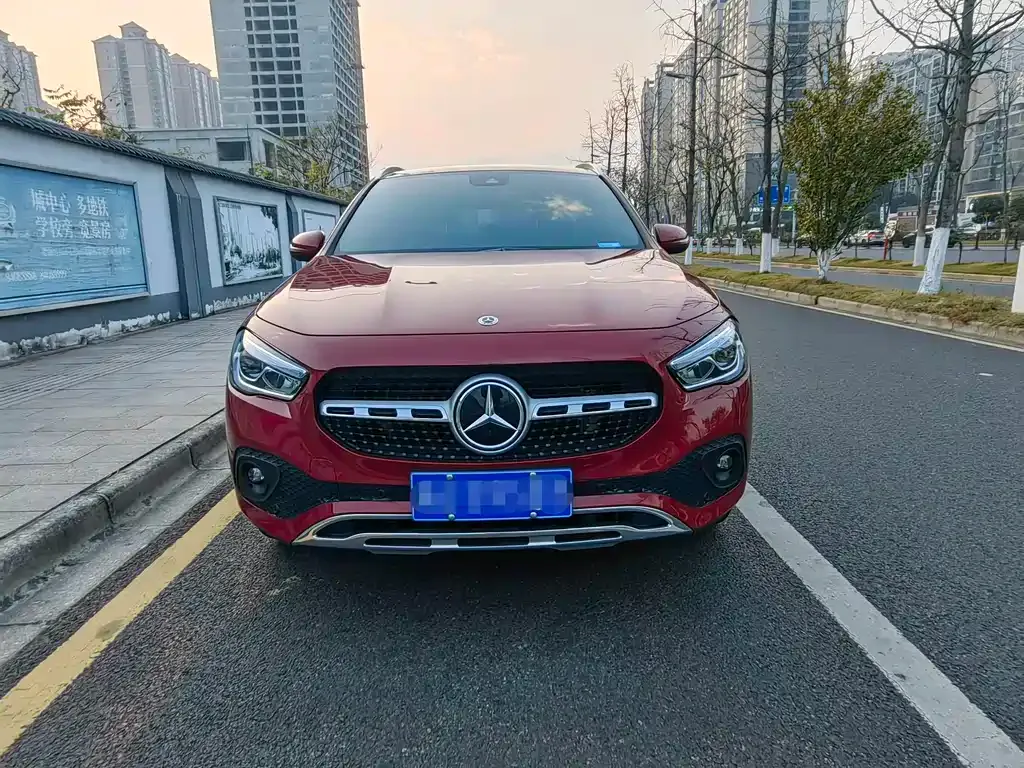 Mercedes-Benz GLA — фото 1