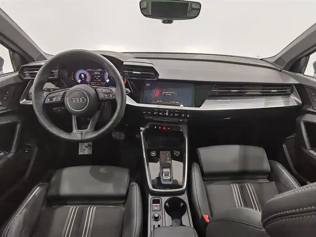 Audi A3 2023 из CN, фото 3