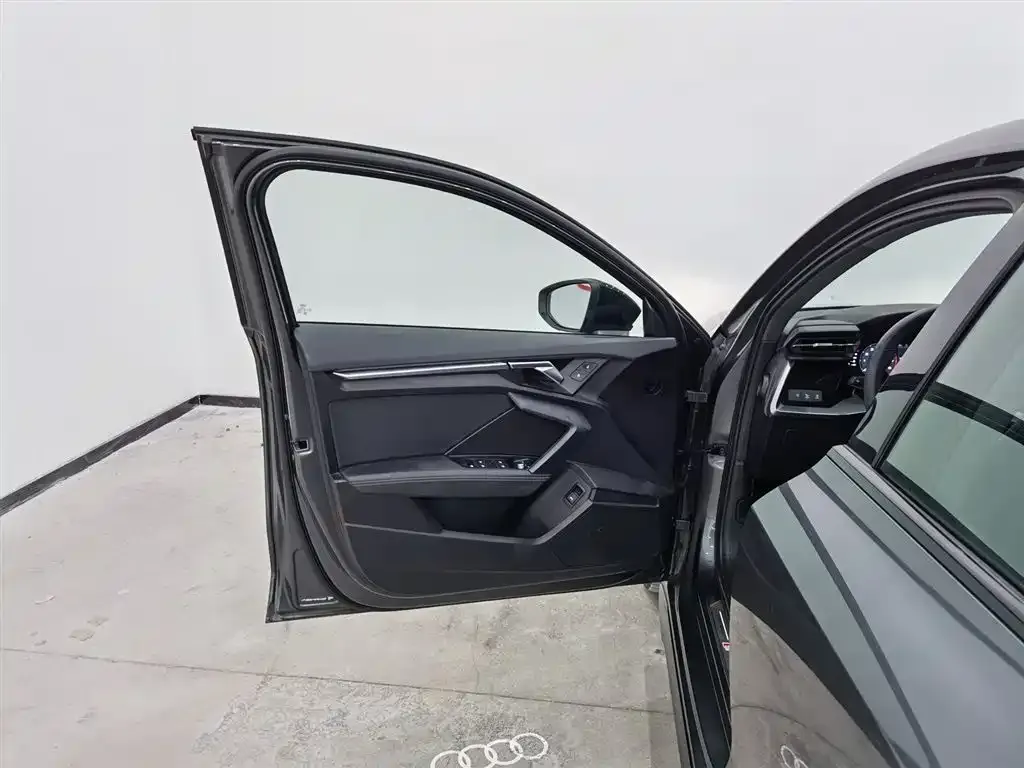 Audi A3 2023 из CN, фото 6