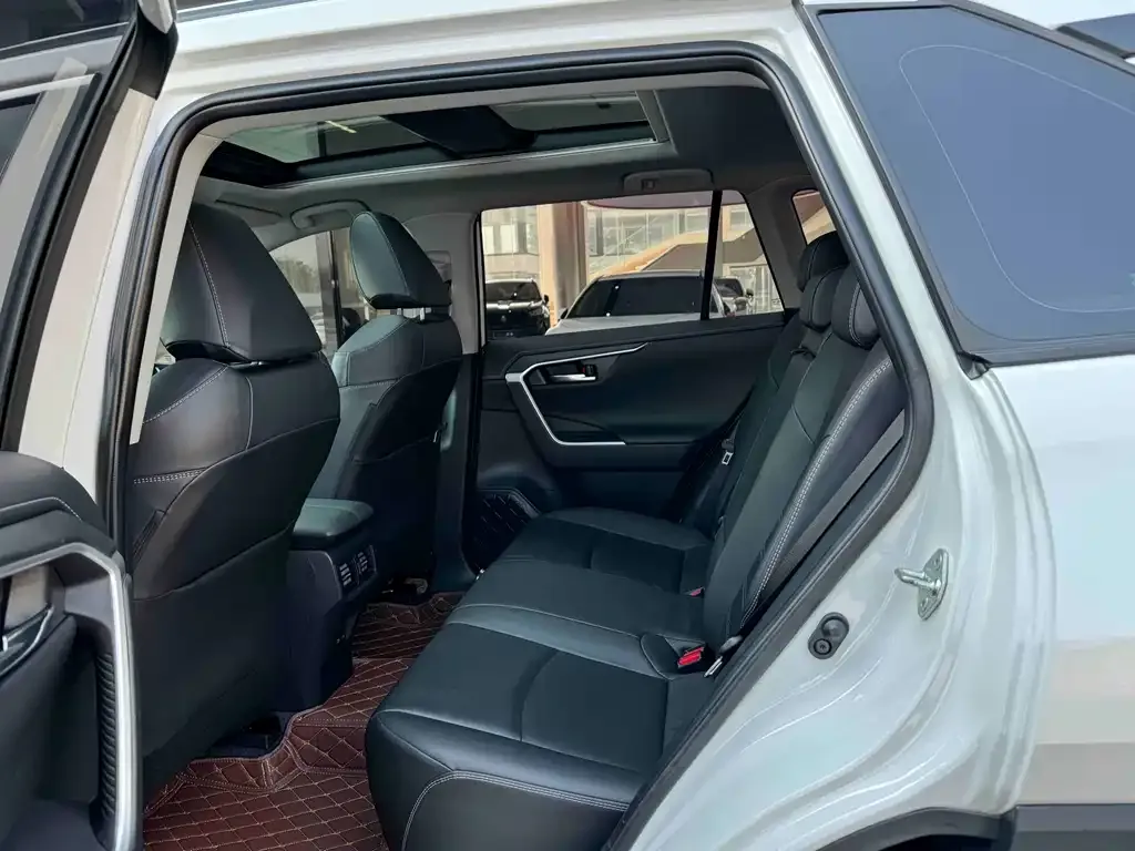 Toyota RAV4 2024 из CN, фото 6