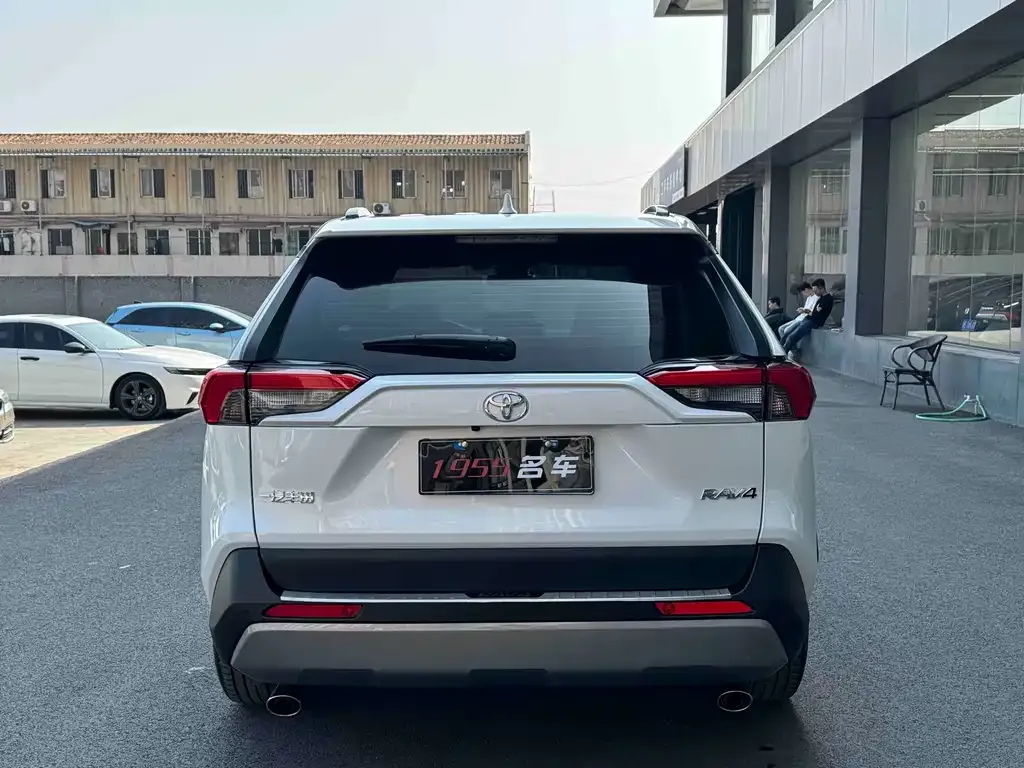 Toyota RAV4 2024 из CN, фото 8