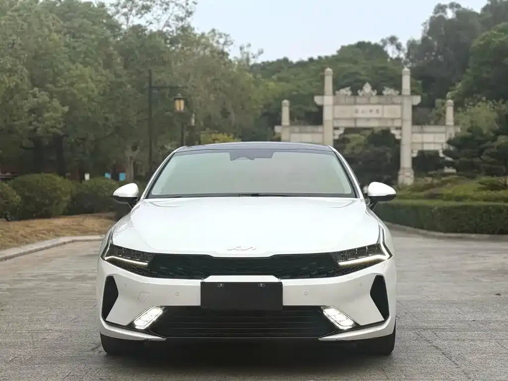 Kia K5 2022 из CN, фото 2