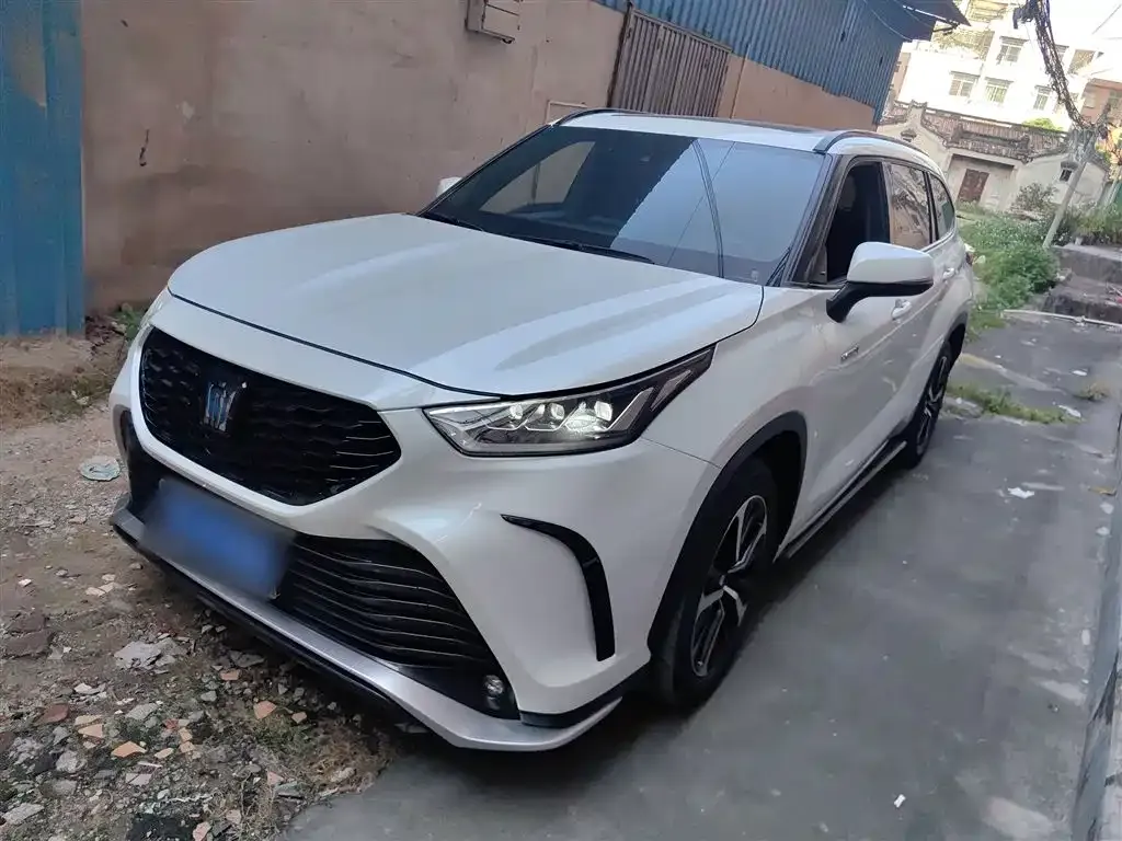 Toyota Crown Kluger 2022 из CN, фото 1