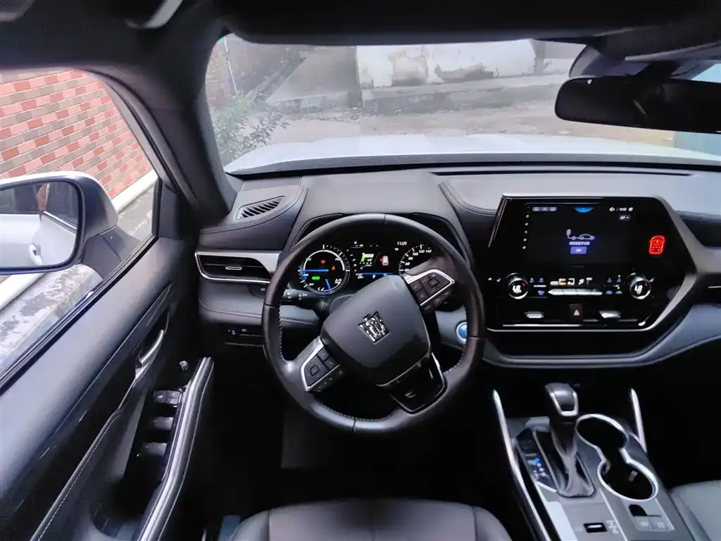 Toyota Crown Kluger 2022 из CN, фото 3