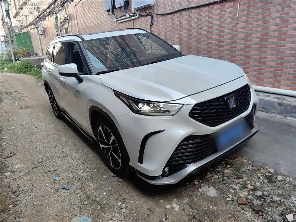 Toyota Crown Kluger 2022 из CN, фото 7