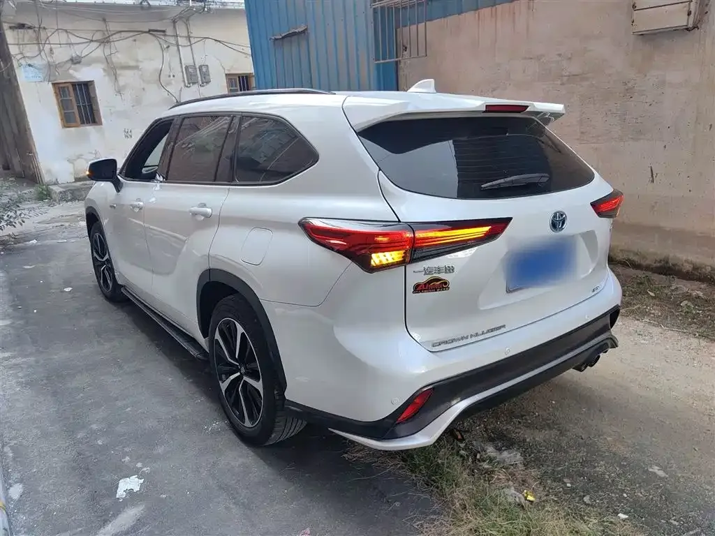 Toyota Crown Kluger 2022 из CN, фото 9