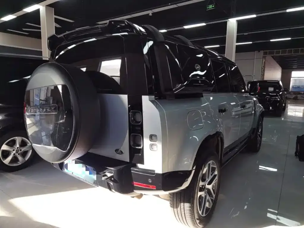 Land Rover Defender — фото 4