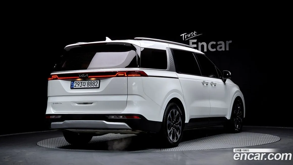 Kia Carnival — фото 5