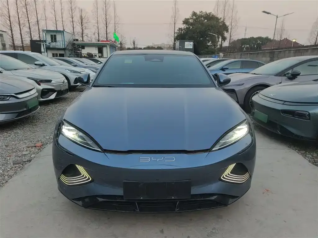 BYD Seal — фото 2