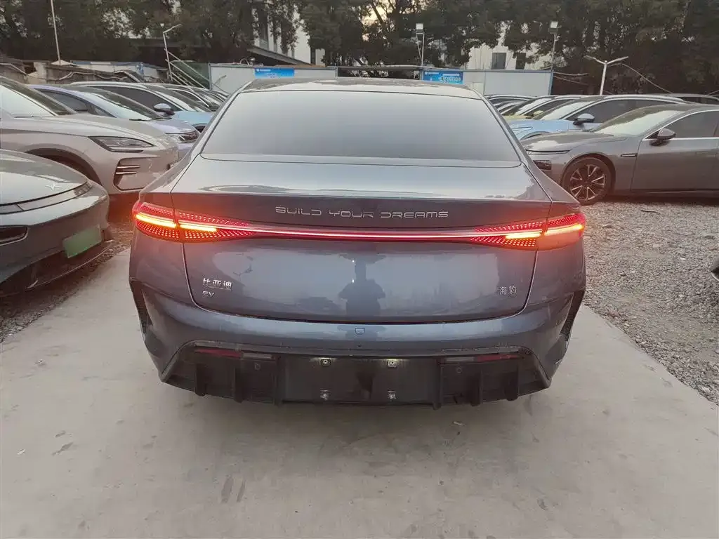 BYD Seal — фото 4