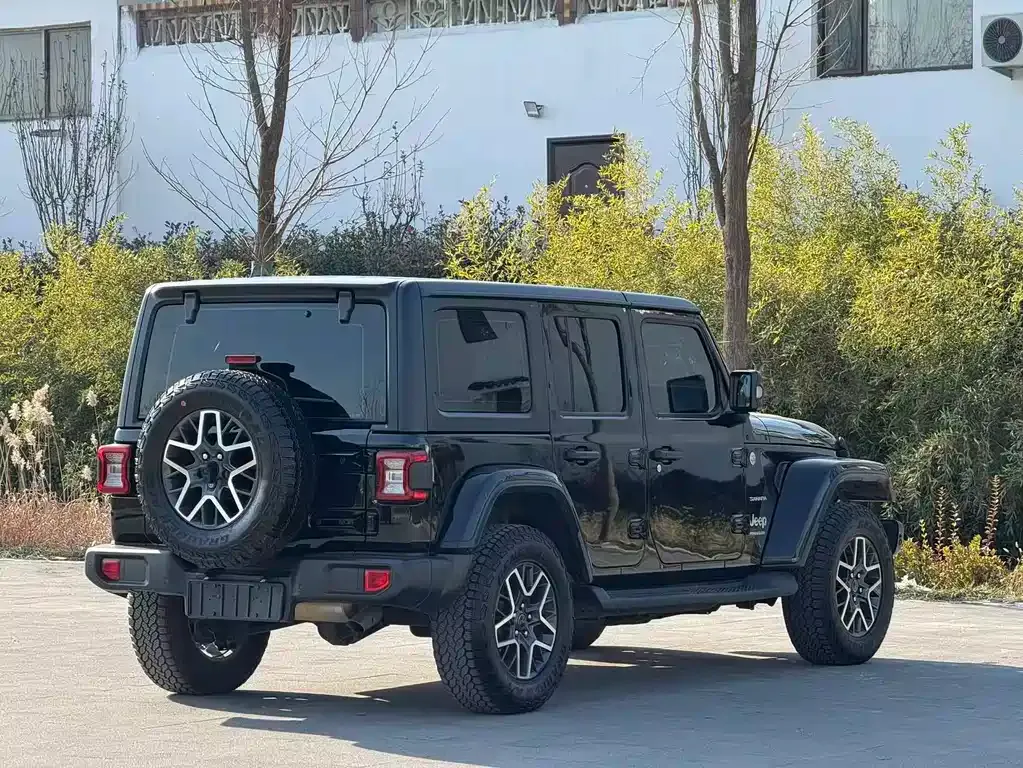 Jeep Wrangler — фото 4