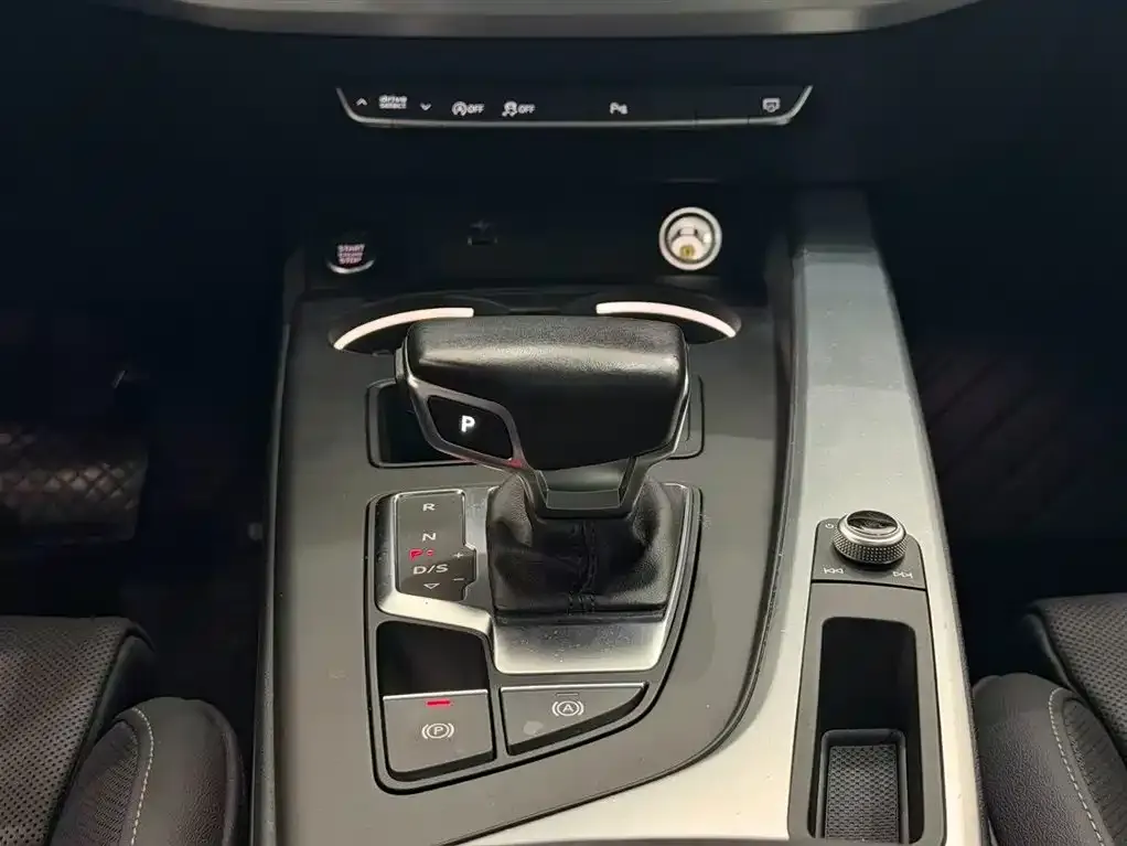 Audi A4L 2021 из CN, фото 6