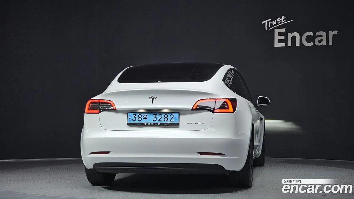 Tesla Model 3 2021 из KR, фото 2