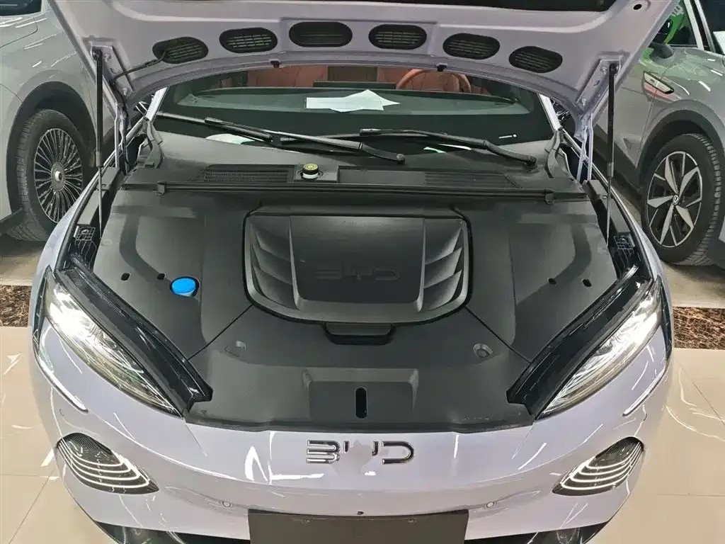 BYD Seal — фото 10