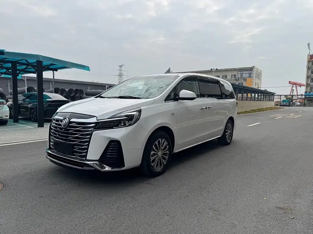 Buick GL8 2023 из CN, фото 3
