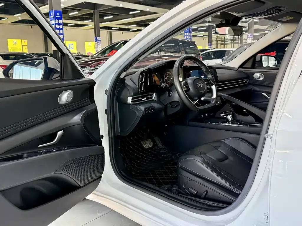 Hyundai Elantra 2022 из CN, фото 7