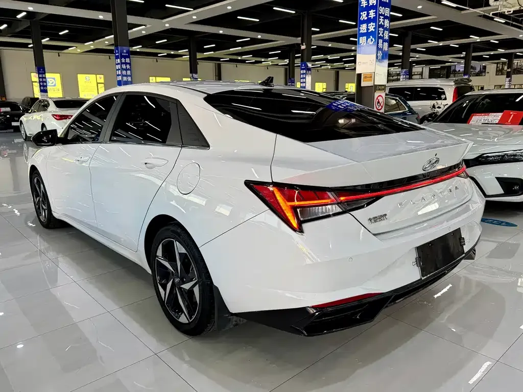 Hyundai Elantra 2022 из CN, фото 9