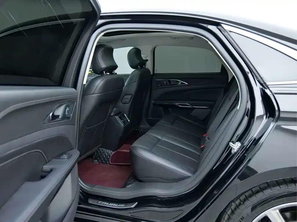 Ford Taurus 2021 из CN, фото 8