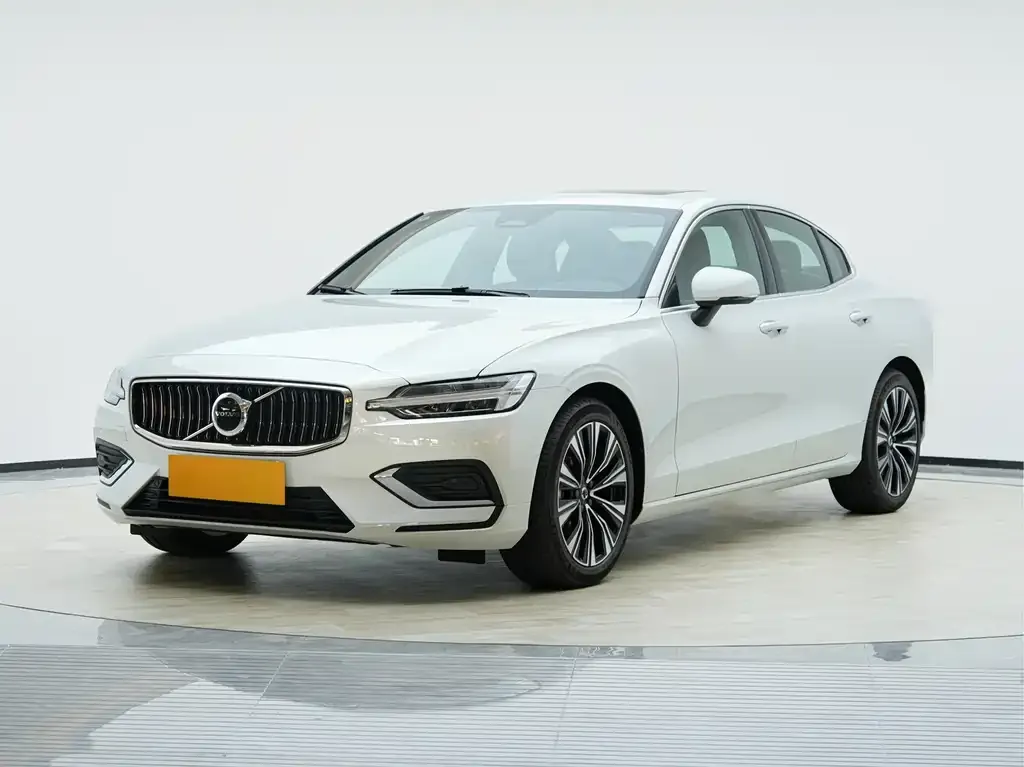 Volvo S60 2025 из CN, фото 1
