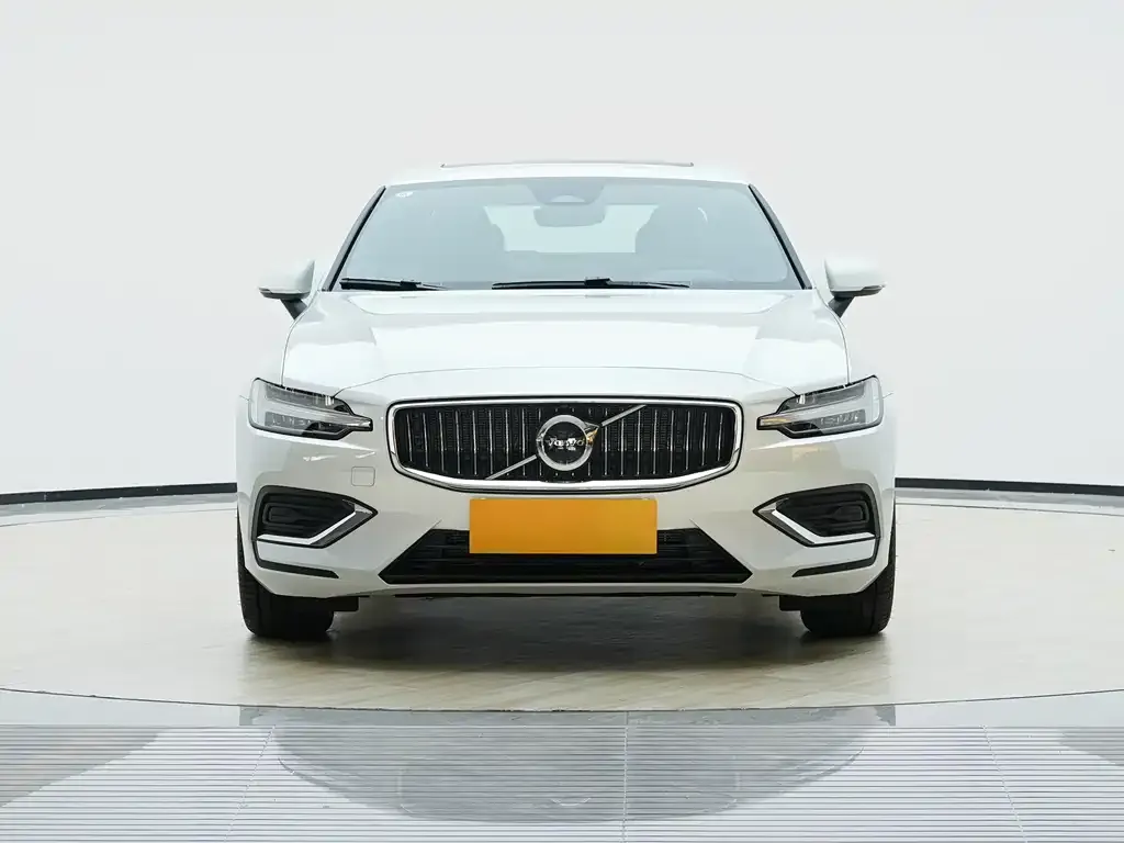 Volvo S60 2025 из CN, фото 8