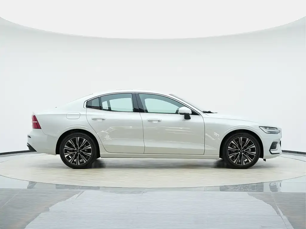 Volvo S60 2025 из CN, фото 10