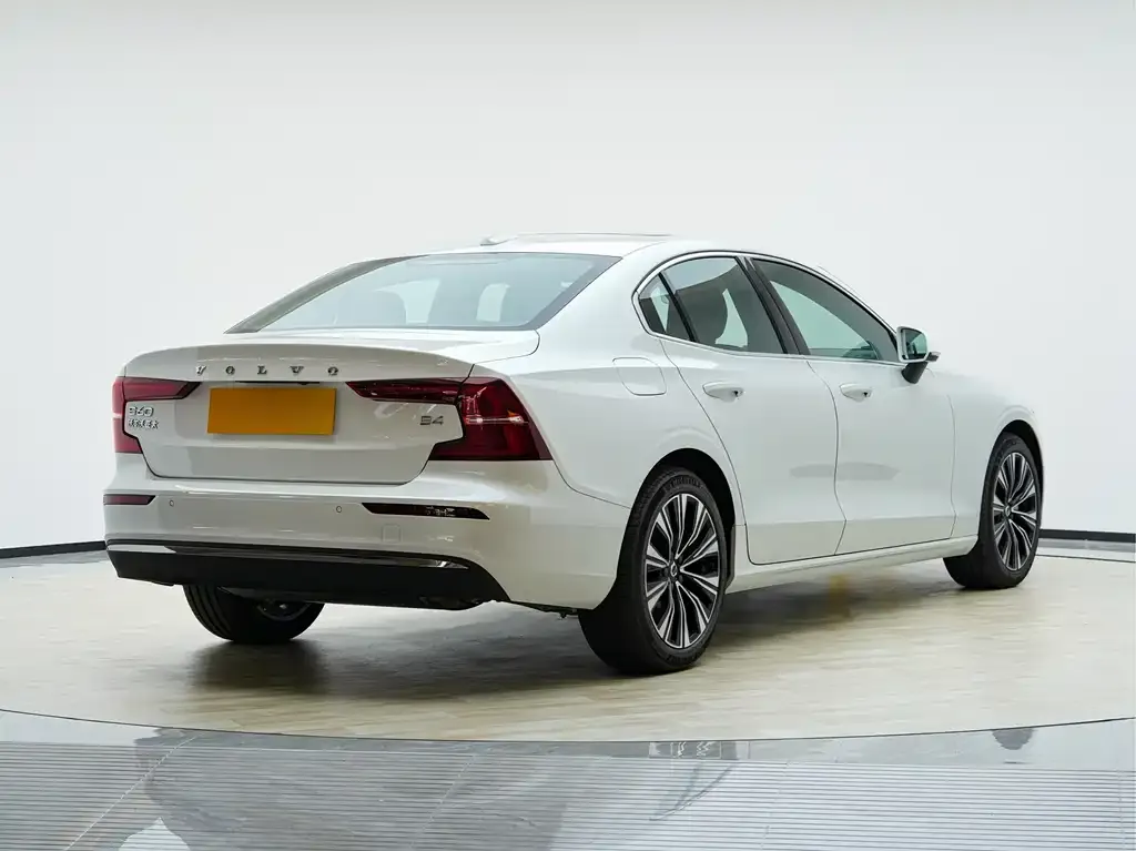 Volvo S60 2025 из CN, фото 9