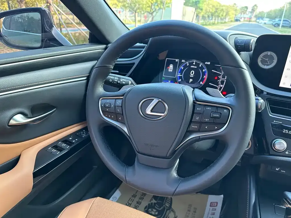 Lexus ES — фото 7