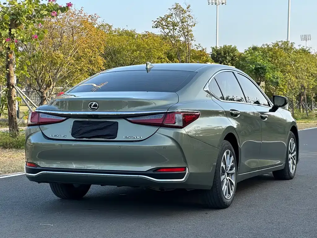 Lexus ES — фото 5