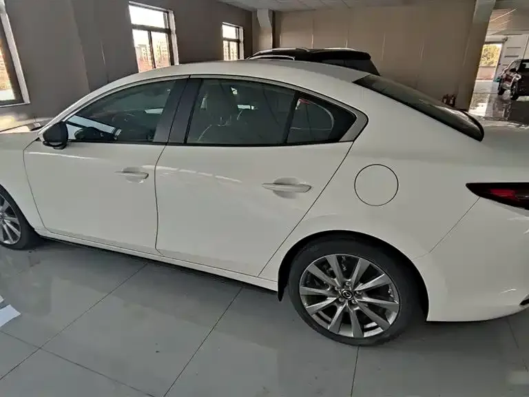 Mazda 3 Axela 2021 из CN, фото 4
