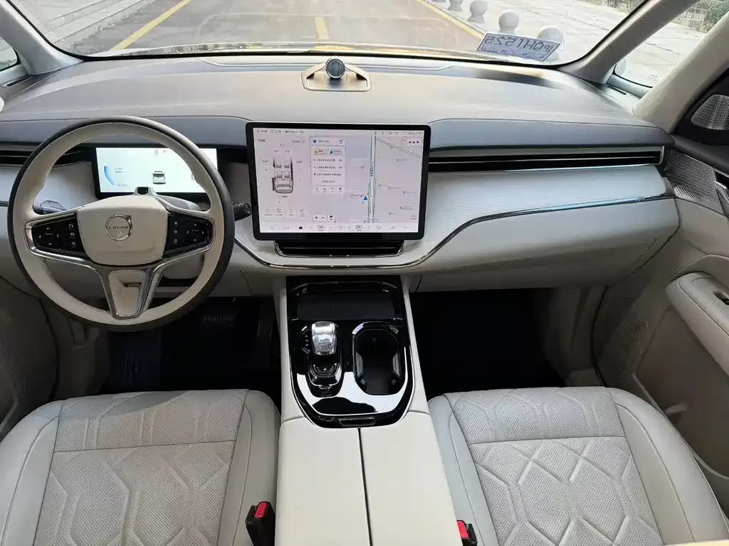 Volvo EM90 2024 из CN, фото 3