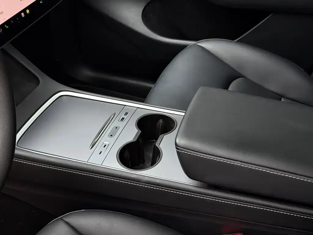 Tesla Model Y 2023 из CN, фото 6