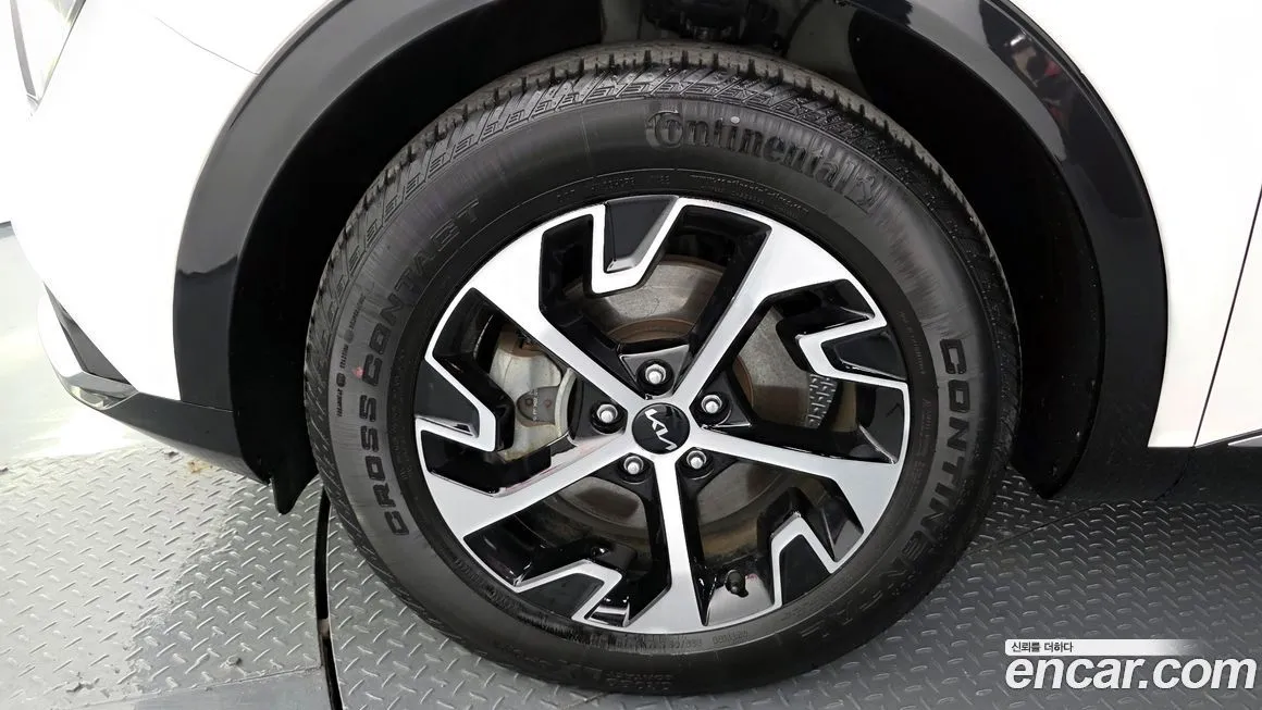 Kia Sportage — фото 9