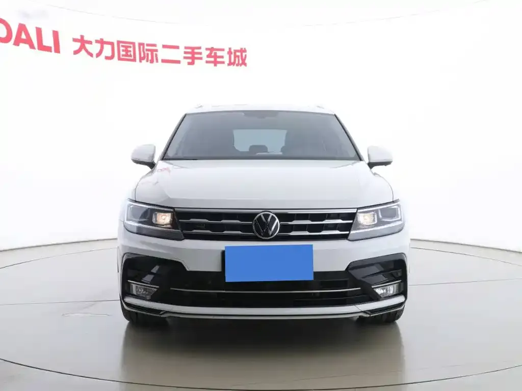 Volkswagen Tiguan L — фото 4