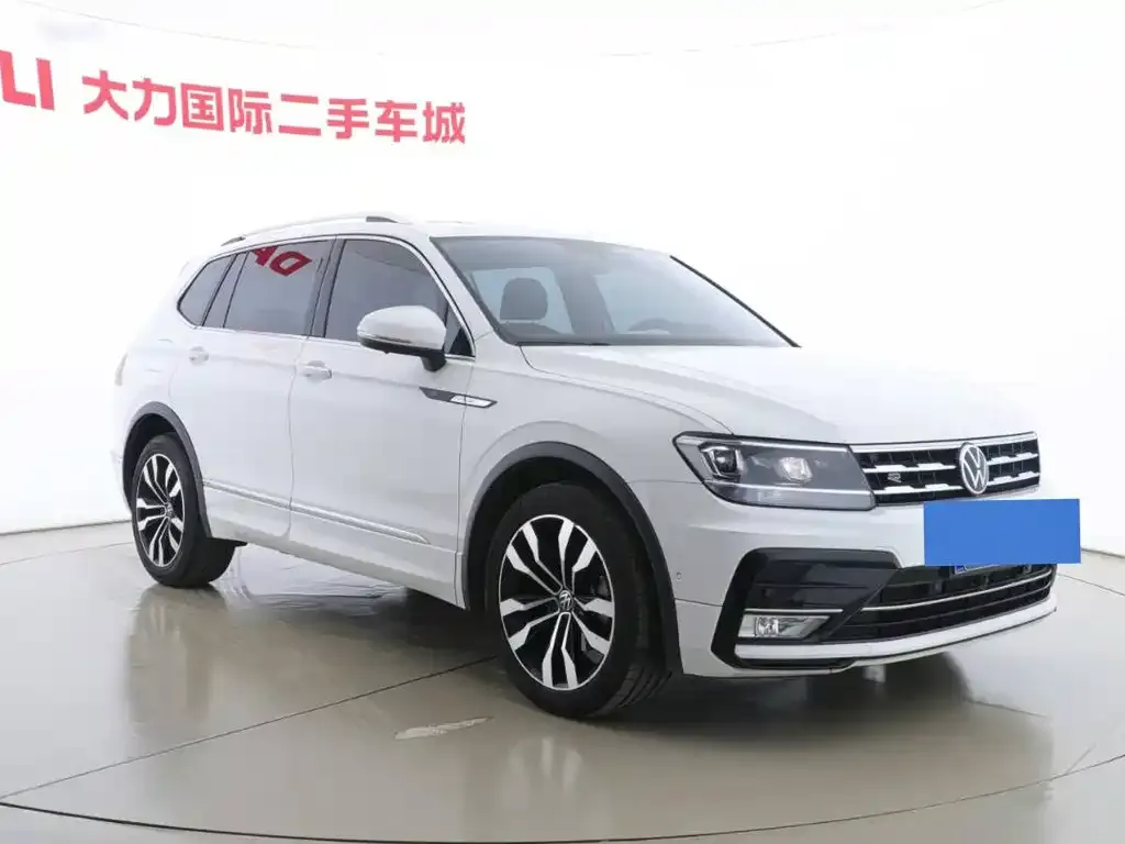 Volkswagen Tiguan L — фото 3