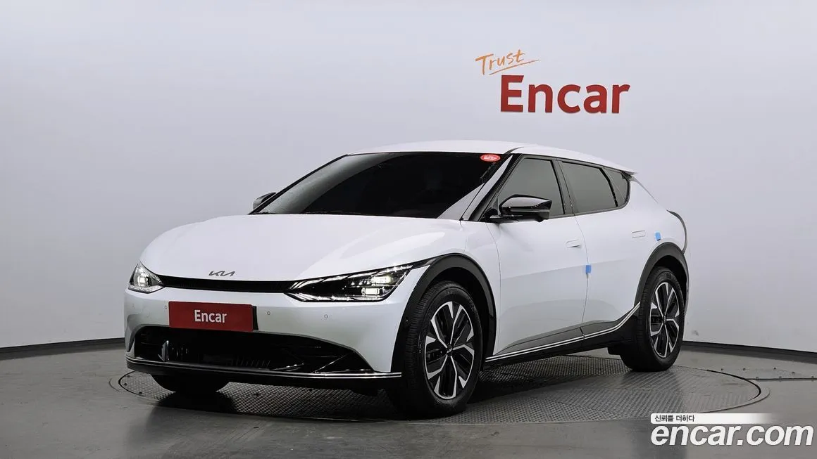 Kia EV6 — фото 1