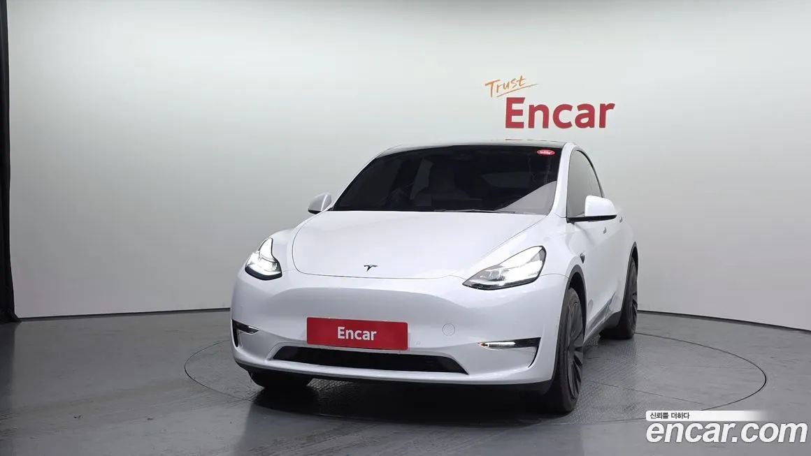 Tesla Model Y — фото 2