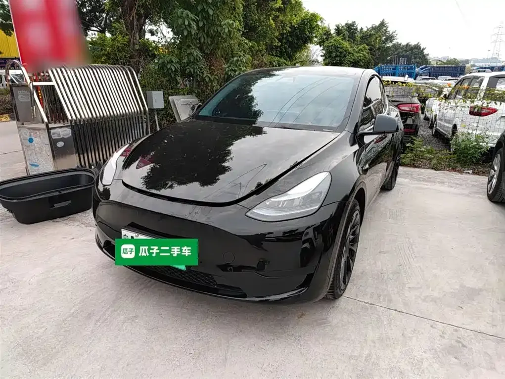 Tesla Model Y — фото 1
