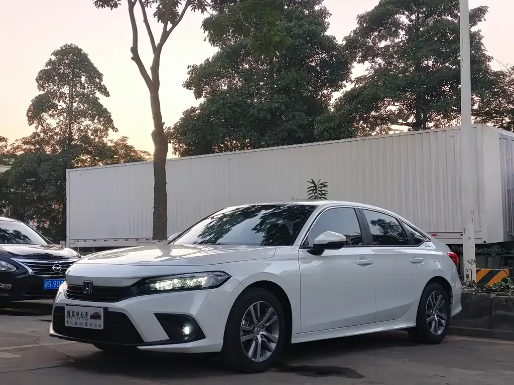 Honda Civic — фото 1