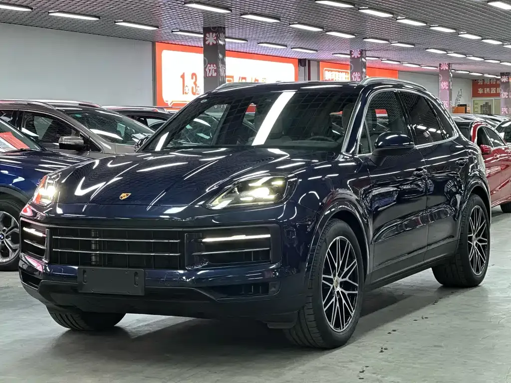 Porsche Cayenne — фото 1
