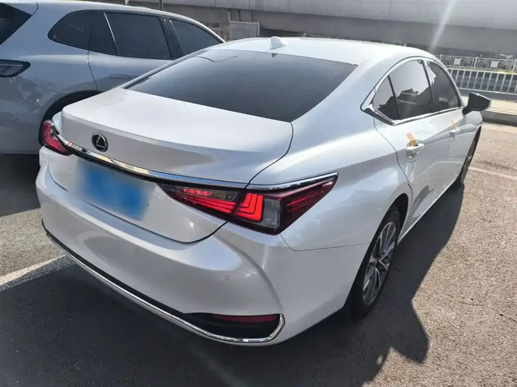 Lexus ES 2023 из CN, фото 6